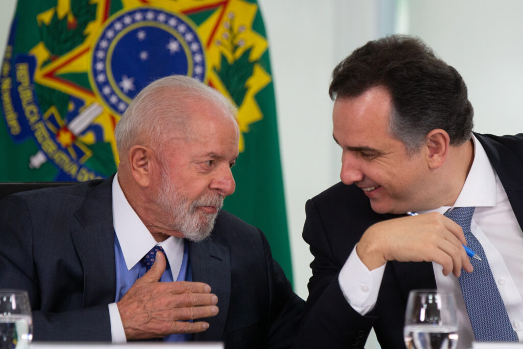cotado-para-governo-de-mg,-pacheco-adota-tom-alinhado-ao-de-lula