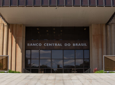 contra-crime-organizado,-bc-limita-pix-para-algumas-instituicoes