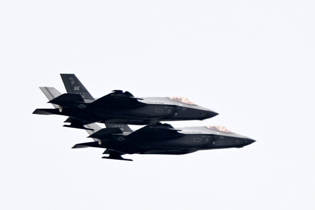 trump-envia-cacas-f-35-ao-caribe-e-aumenta-pressao-contra-a-venezuela