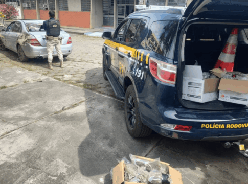 “supermaconha”:-homem-e-preso-apos-atolar-carro-cheio-de-droga-na-lama