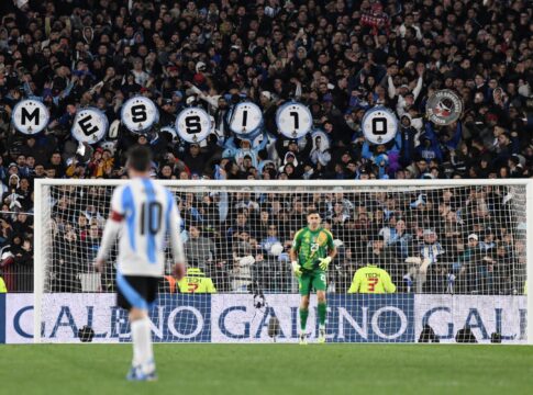 pela-selecao-argentina,-messi-iguala-recorde-de-cristiano-ronaldo;-veja