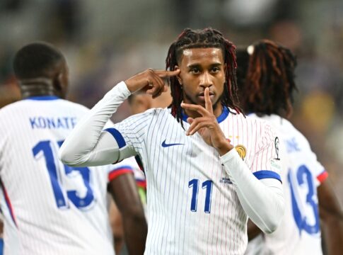 mbappe-marca-e-franca-estreia-com-vitoria-nas-eliminatorias