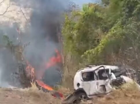 video:-caminhao-bate-em-carro-na-br-040,-pega-fogo,-e-mulher-morre