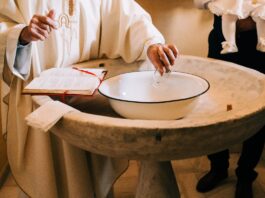 crianca-e-batizada-sem-aprovacao-do-pai,-e-caso-pode-parar-no-vaticano