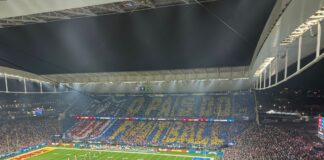 hino-emocionante-e-gringo-fazendo-aposta:-o-pre-jogo-da-nfl-em-sp