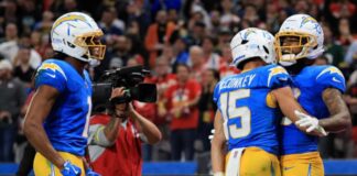 nfl:-los-angeles-chargers-vencem-chiefs-em-jogo-disputado-no-brasil