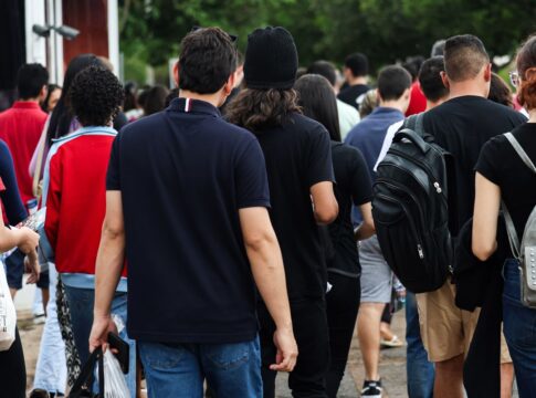 renda-baixa-e-racismo-impedem-conclusao-do-ensino-basico,-diz-pesquisa