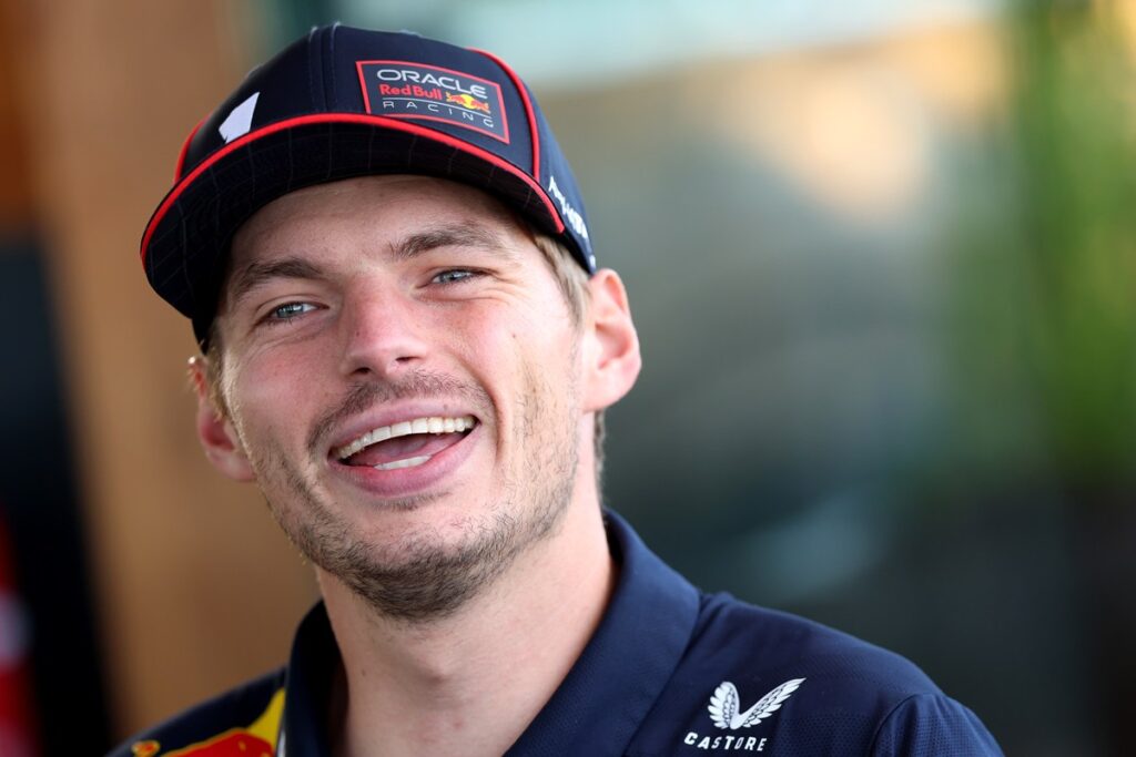 f1:-max-verstappen-faz-historia-e-crava-volta-mais-rapida-da-historia