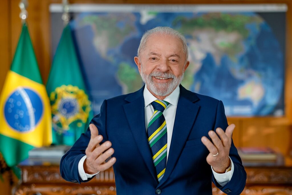 os-recados-de-lula-a-trump-e-a-eduardo-em-pronunciamento do 7/9
