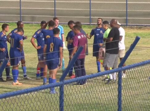 confusao-entre-dirigente-e-jogadores-marca-jogo-da-serie-b-do-df