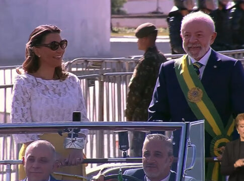 com-hugo-motta-e-sem-ministros-do-stf,-comeca-desfile-de-7-de-setembro.-siga-ao-vivo
