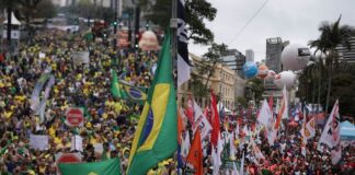 fotos:-veja-como-foram-as-manifestacoes-da-direita-e-da-esquerda-em-sp