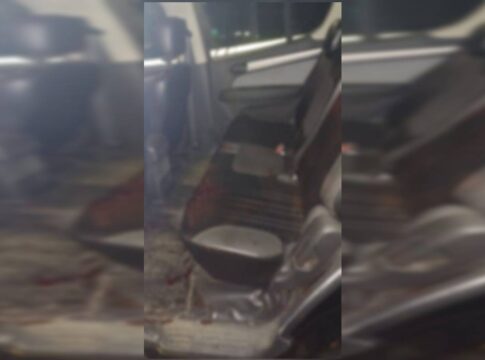 veja-como-ficou-delegacia-e-carro-de-motorista-esfaqueado-dentro-da-dp