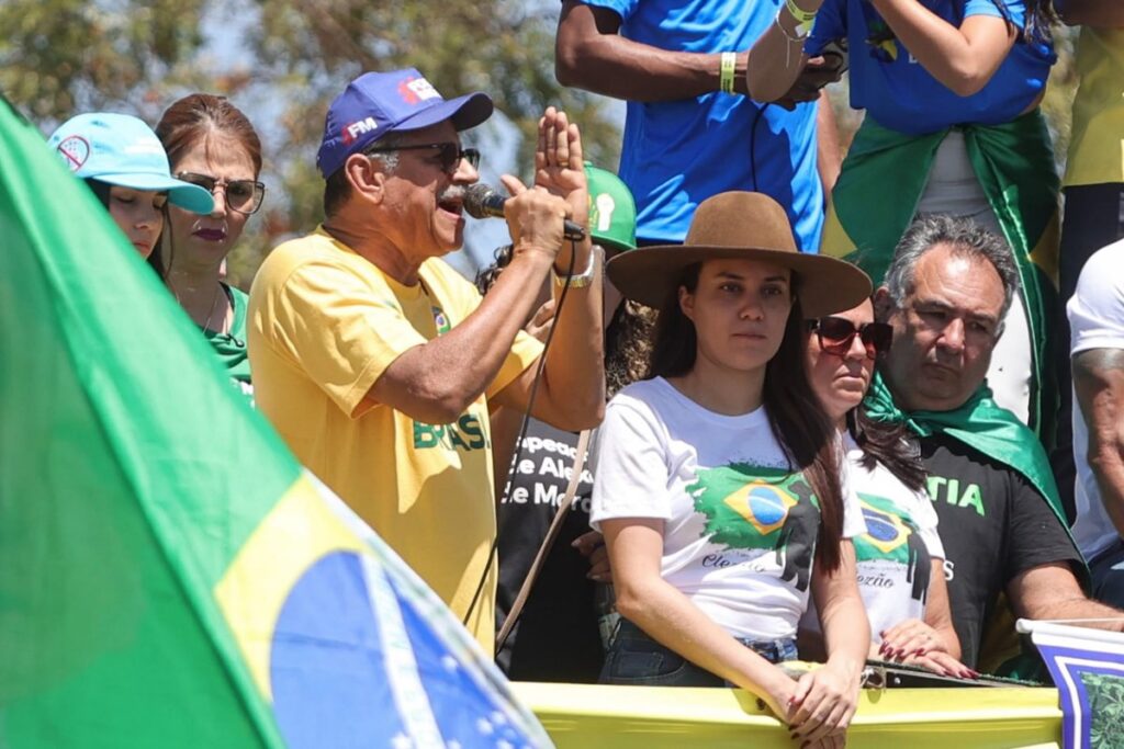 sebastiao-coelho-elogia-tarcisio-pos-ataque-a-moraes:-“desceu-do-muro”