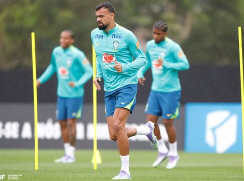 cruzeiro-freta-voo-para-fabricio-bruno-e-antecipa-retorno-do-zagueiro