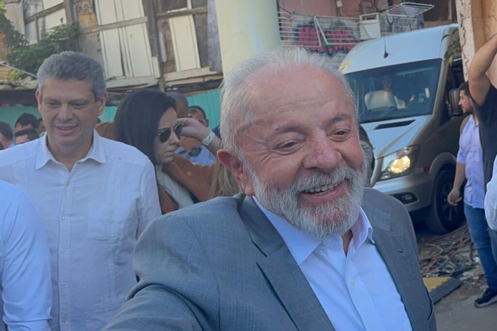 lider-comunitaria-que-negociou-visita-de-lula-extorquia-moradores