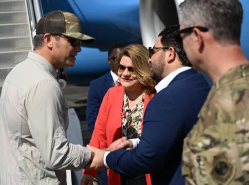 chefe-do-pentagono-vai-a-porto-rico-em-meio-a-pressao-contra-maduro