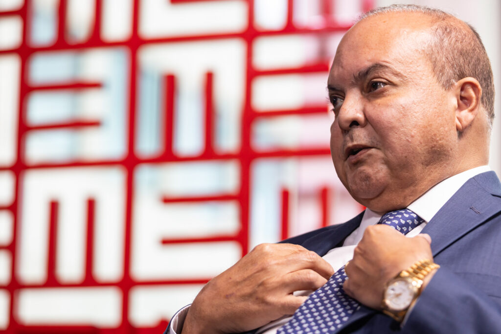 ibaneis-rocha-confirma-candidatura-ao-senado:-“saio-do-gdf-em-abril”