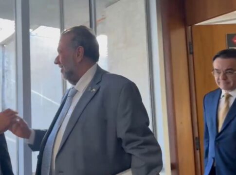 cpmi-do-inss:-advogado-de-lupi-atuou-pela-inelegibilidade-de-bolsonaro
