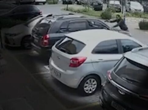 video:-foragido-reage-a-prisao,-tenta-atropelar-policial-e-e-baleado
