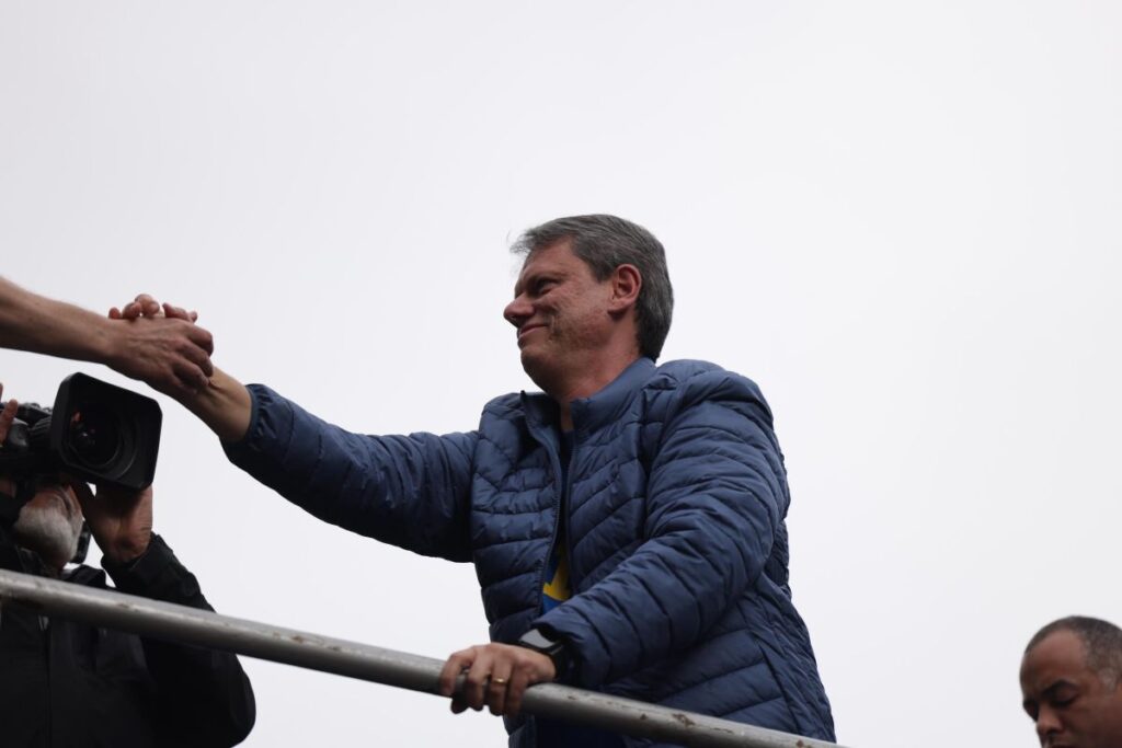 de-bone-do-trump-a-ditadura-do-stf:-a-guinada-bolsonarista de tarcisio