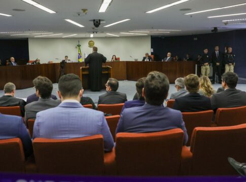 stf-retoma-nesta-terca-julgamento-de-bolsonaro-e-mais-sete-reus