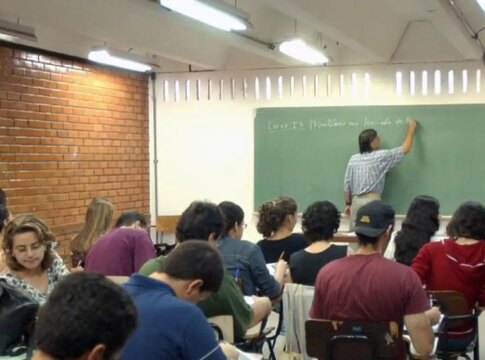ensino-superior-no-brasil-pode-mais-que-dobrar-salario