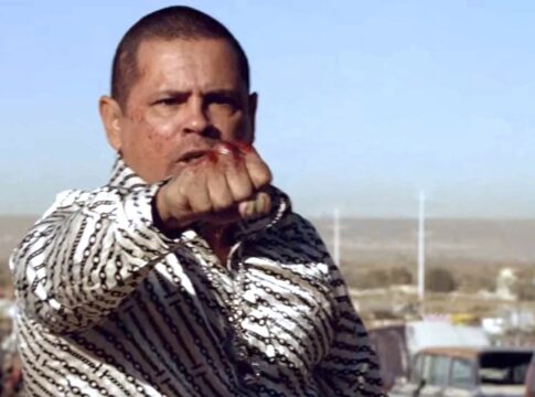 ator-de-breaking-bad-e-preso-acusado-de-agredir-menina-com-mangueira