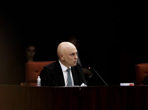 moraes:-“mentiras-criminosas”-feitas-em-live-eram-difundidas-nas-redes
