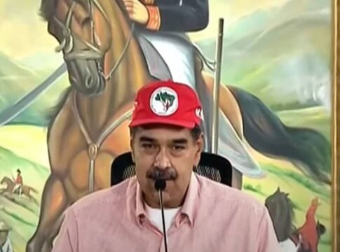 maduro-acusa-eua-de-mandar-navios-para-“colonizar”-a-america-do-sul