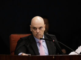 moraes-vota-para-condenar-bolsonaro-e-mais-7-reus-por-trama-golpista