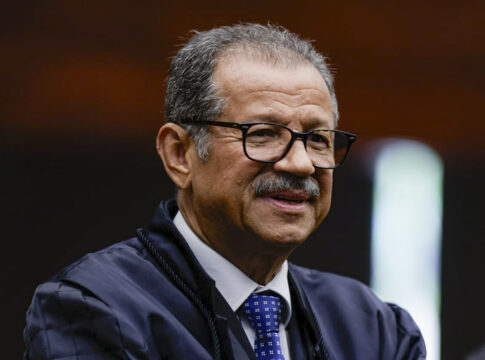 “vontade-de-vomitar-na-cabeca-dele”,-diz-sebastiao-coelho-sobre-moraes