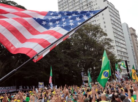 bandeira-dos-eua-e-“novo-simbolo-da-direita-brasileira”,-diz-nyt