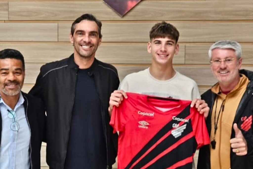 filho-de-lenda-do-volei-jogara-em-time-de-futebol.-confira