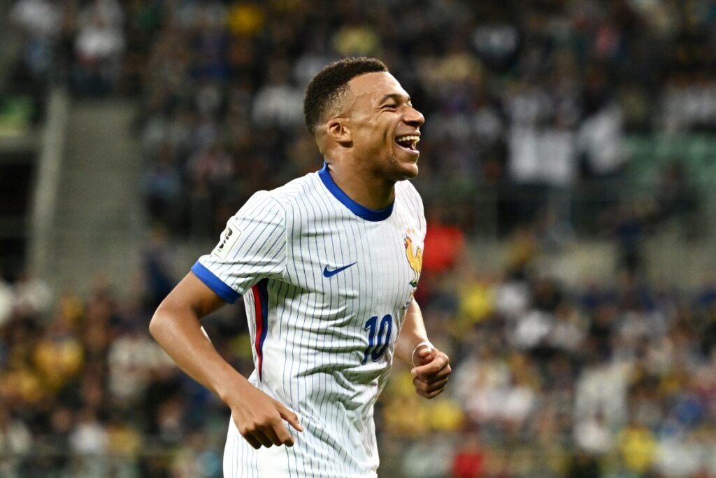 mbappe-alcanca-vice-artilharia-da-franca-e-ultrapassa-lenda-do-futebol