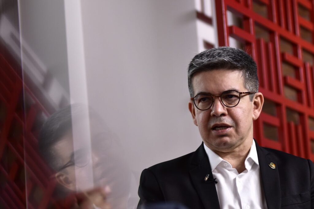 randolfe:-oposicao-perde-chance-ao-querer-impor-anistia-ampla-e-geral