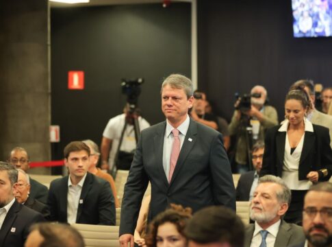 pt-explora-guinada-radical-para-colar-em-tarcisio-pecha-de-“golpista”
