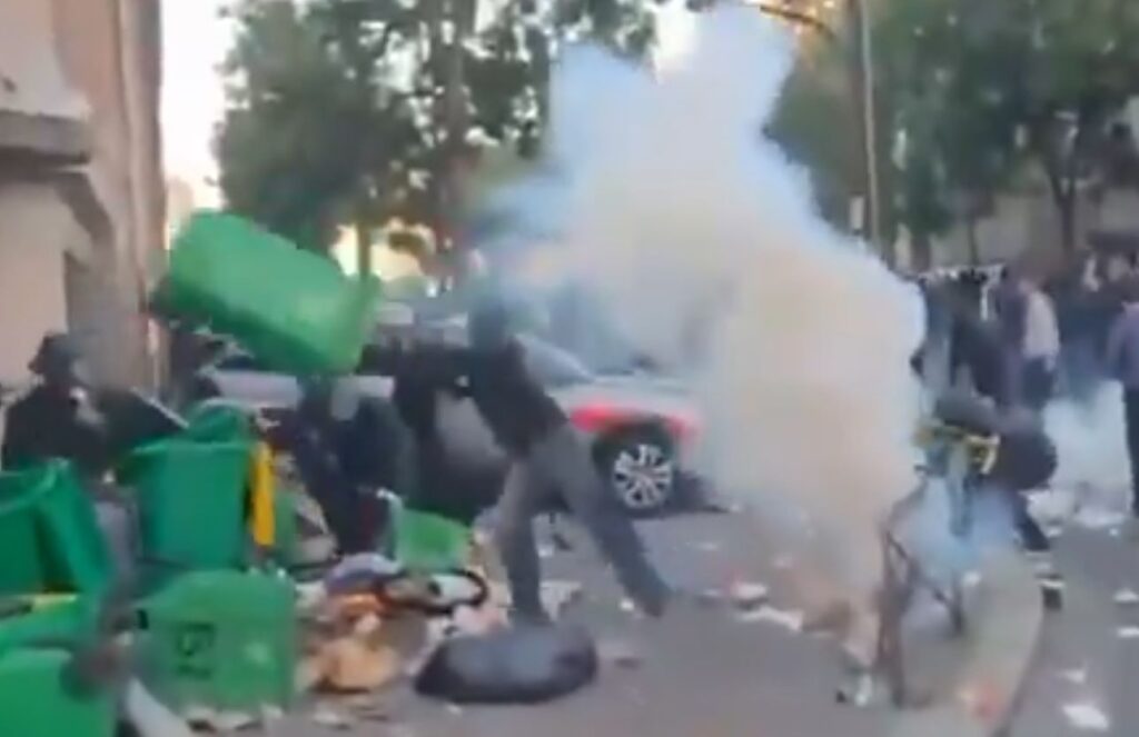 “vamos-bloquear-tudo”:-atos-e-greves-paralisam-a-franca;-200-sao-presos