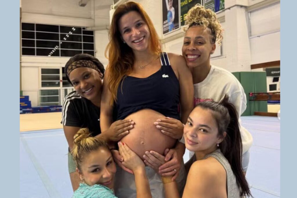 gravida,-jade-barbosa-visita-treino-e-faz-registro-com-rebeca-e-flavia