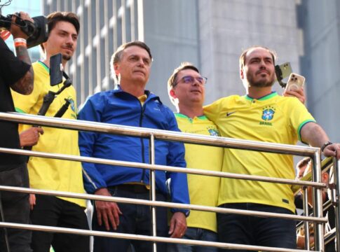filhos-de-bolsonaro-pedem-anulacao-de-julgamento-apos-falas-de-fux
