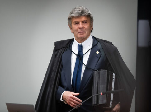 “acampamentos-com-propositos-sociais”-nao-sao-crime,-diz-fux-no-stf