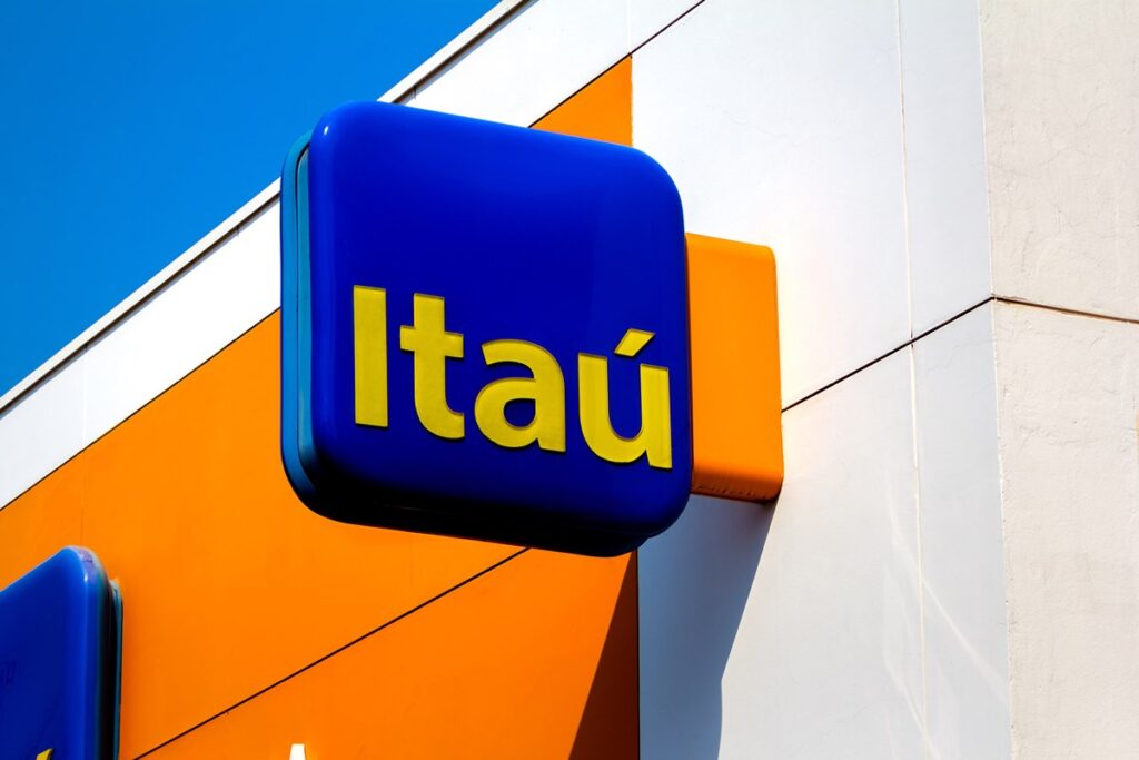 alguns-demitidos-em-home-office-cumpriam-so-20%-da-jornada,-diz-itau