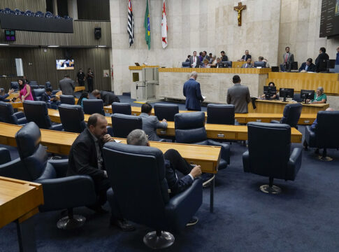 camara-aprova-“jabuti”-com-auxilio-saude-para-parentes-de-procuradores