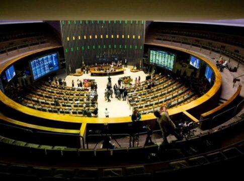 camara-acelera-projeto-que-libera-r$-1,5-bilhao-para-saude-e-educacao
