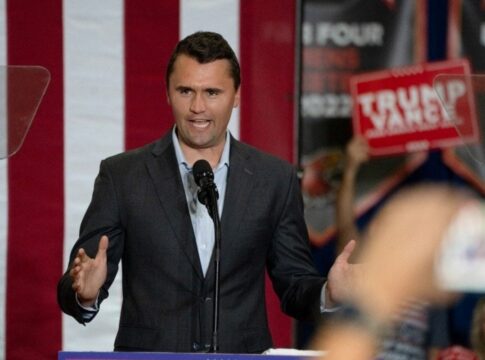 fbi-confirma-prisao-do-suspeito-de-matar-charlie-kirk,-aliado-de-trump