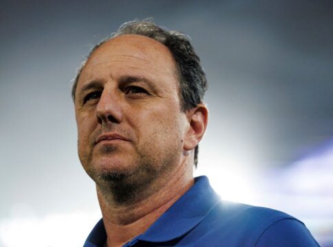 rogerio-ceni-classifica-eliminacao-do-bahia-como-inexplicavel