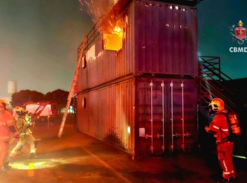 bombeiros-realizam-simulacao-de-combate-a-incendio-no-df;-veja-imagens