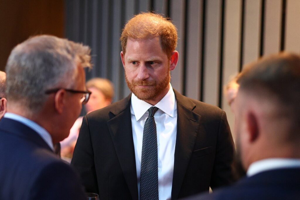 principe-harry-quebra-o-silencio-apos-“cha-privado”-com-o-rei-charles