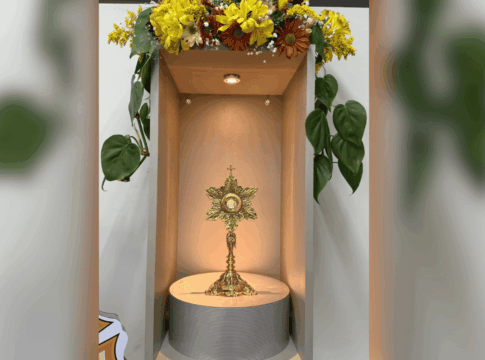 pastoral-universitaria-recebe-reliquia-de-sao-carlo-acutis-no-interior