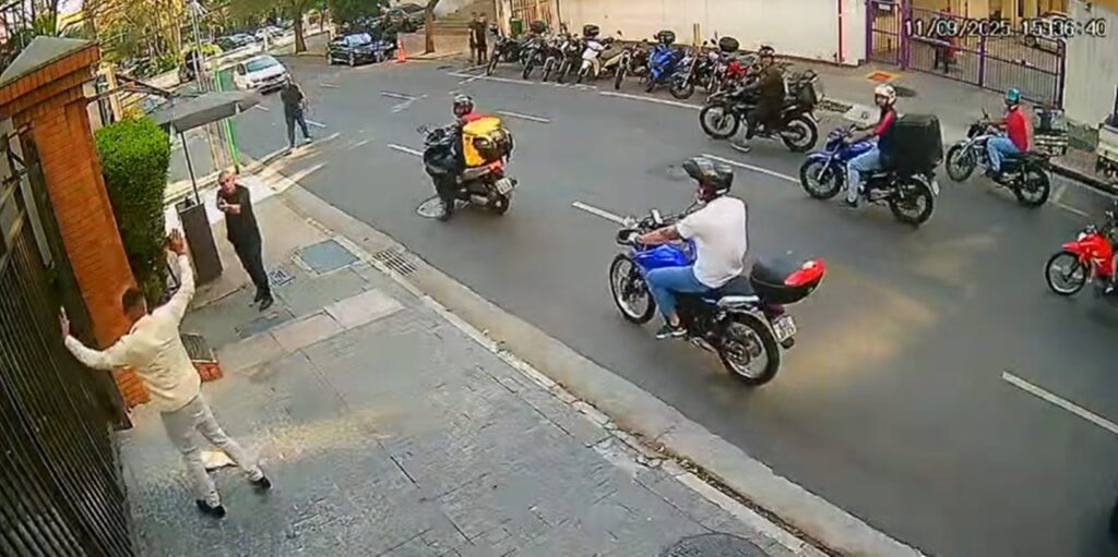 veja-momento-em-que-ladrao-de-rolex-e-rendido-logo-apos-roubar-vitima
